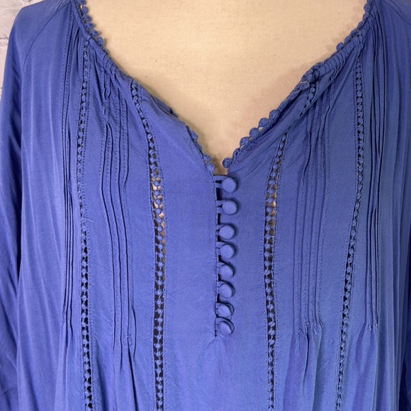 Solitaire half button-up Blouse - Picture 6 of 9